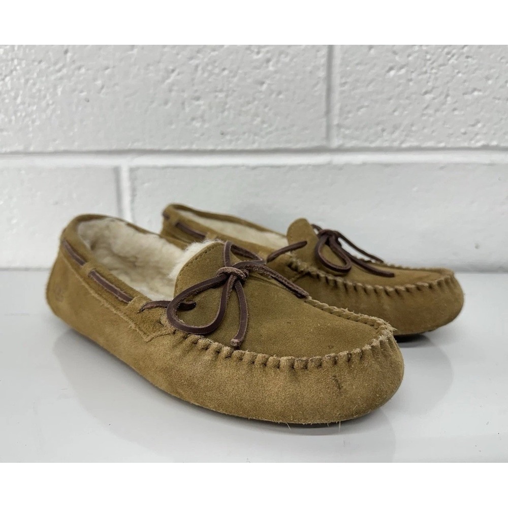 Women's UGG DAKOTA Suede Moccasin Slippers Size 6 1107949 CHESTNUT